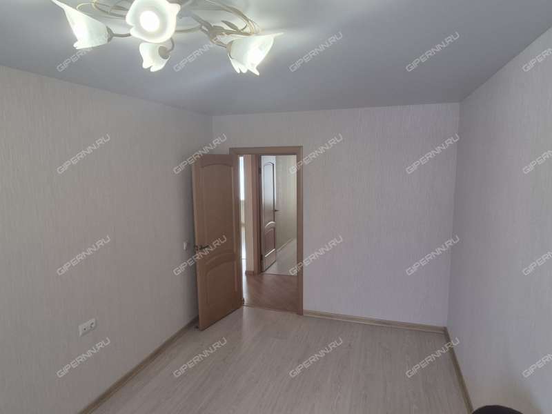 четырёхкомнатная квартира на Керченской улице дом 22