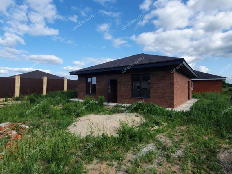 дом на Центральной улице деревня Подвалиха