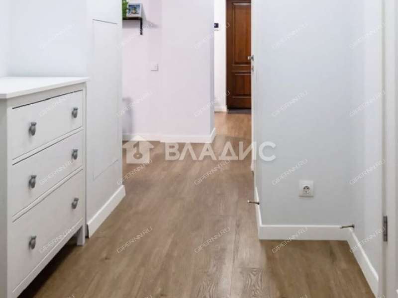 трёхкомнатная квартира на Ошарской улице дом 16