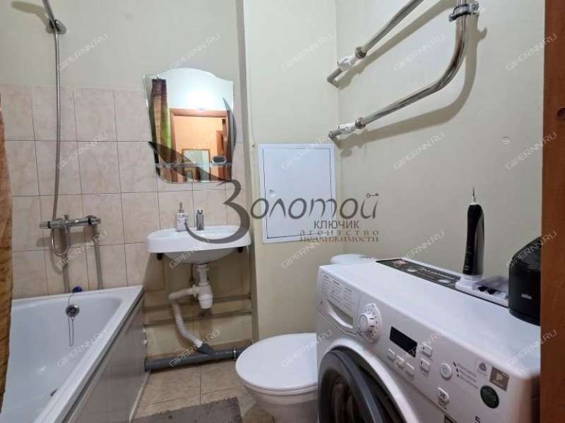 однокомнатная квартира на улице Движенцев дом 34