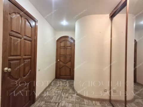 5-komnatnaya-ul-marshala-kazakova-d-6a фото