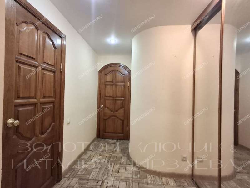 пятикомнатная квартира на улице Маршала Казакова дом 6а