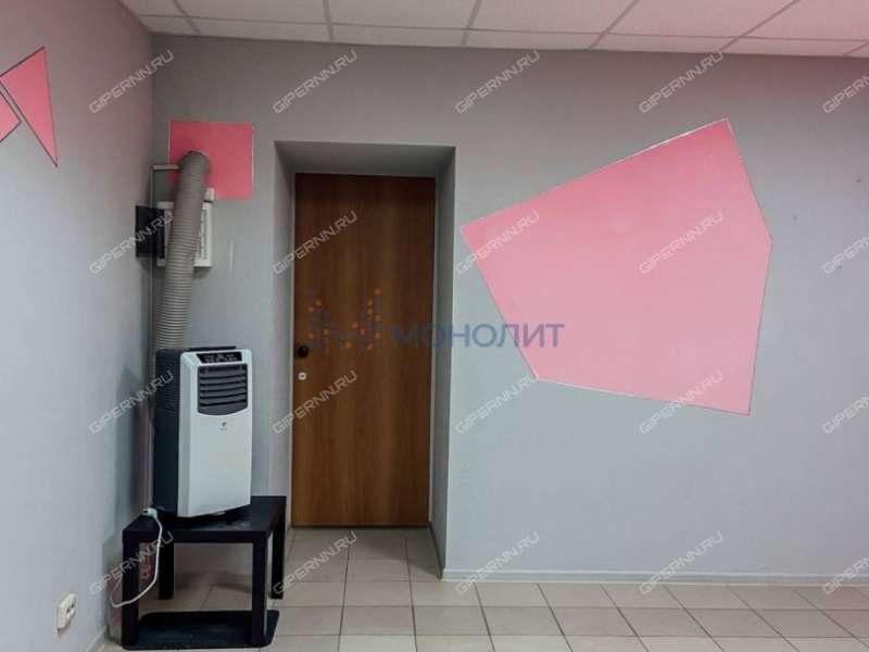 помещение под офис на улице Германа Лопатина
