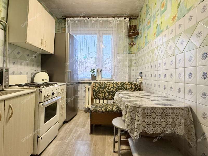 трёхкомнатная квартира на улице Политбойцов дом 12