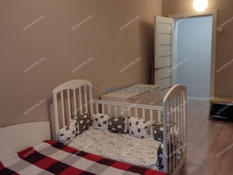 3-komnatnaya-ul-yablonevaya-d-4 фото