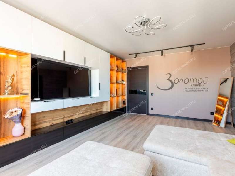 трёхкомнатная квартира на бульваре 60-летия Октября дом 21 к1