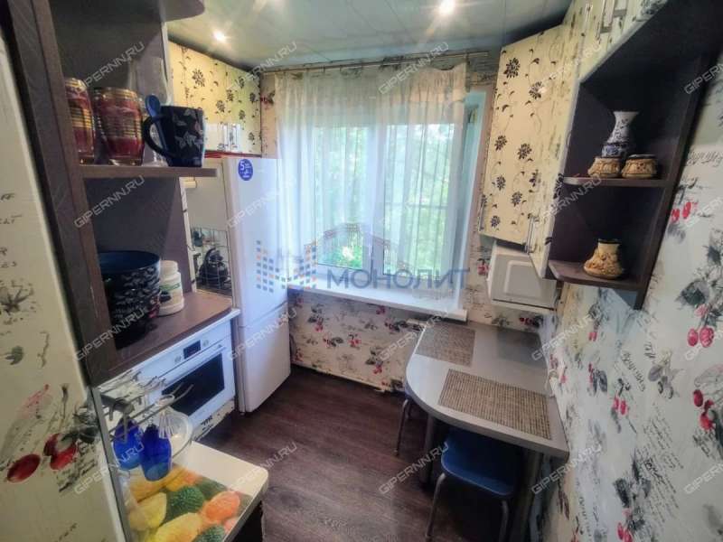 трёхкомнатная квартира на улице Героя Попова дом 37
