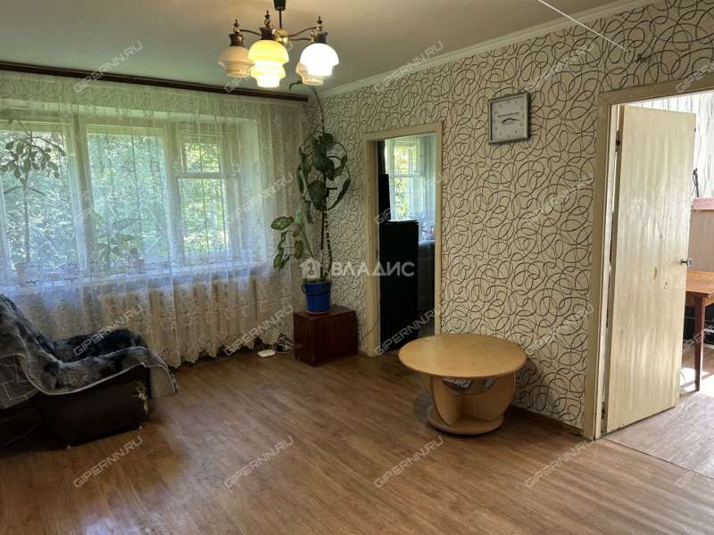 четырёхкомнатная квартира на улице Баумана дом 50 к1