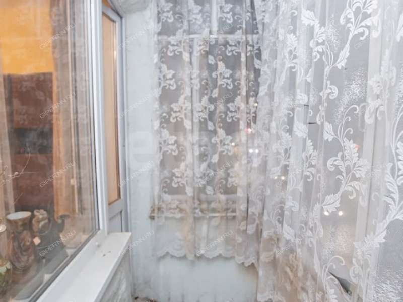 трёхкомнатная квартира на улице Страж Революции дом 23