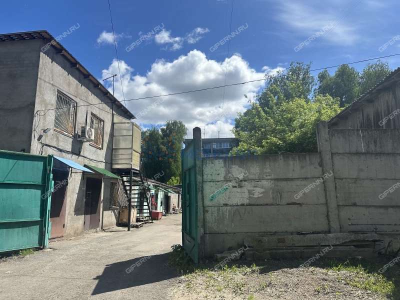 имущественный комплекс под торговую площадь, производственную площадь на улице Юлиуса Фучика