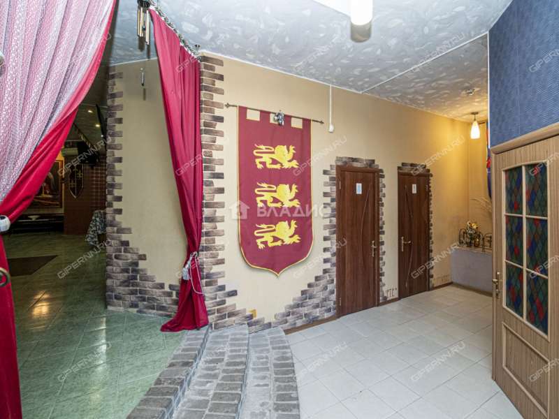 здание под офис, торговую площадь на улице Баранова