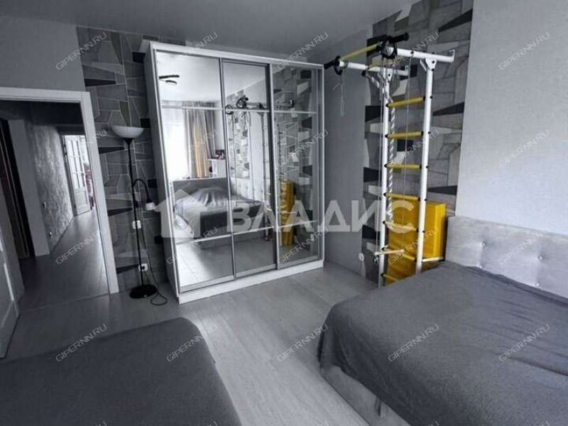 трёхкомнатная квартира на улице Богдановича дом 4 к1