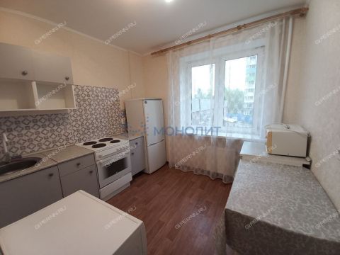 1-komnatnaya-ul-vyatskaya-d-1 фото