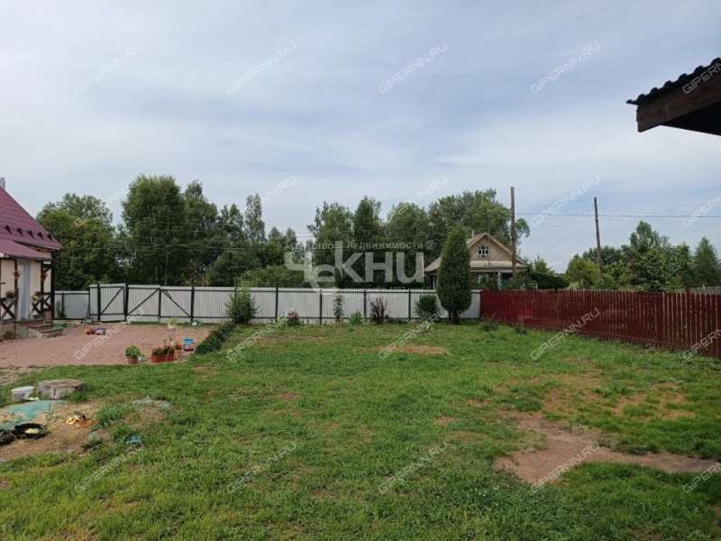 дом на Центральная село Белое