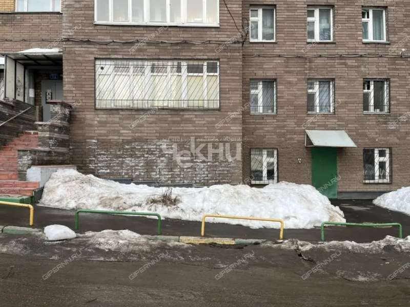 трёхкомнатная квартира на улице Александра Хохлова дом 5