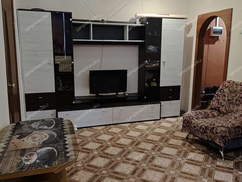 трёхкомнатная квартира на Красносормовской улице дом 16