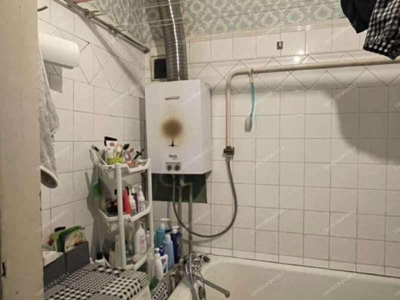 двухкомнатная квартира на улице Ладыжникова дом 3