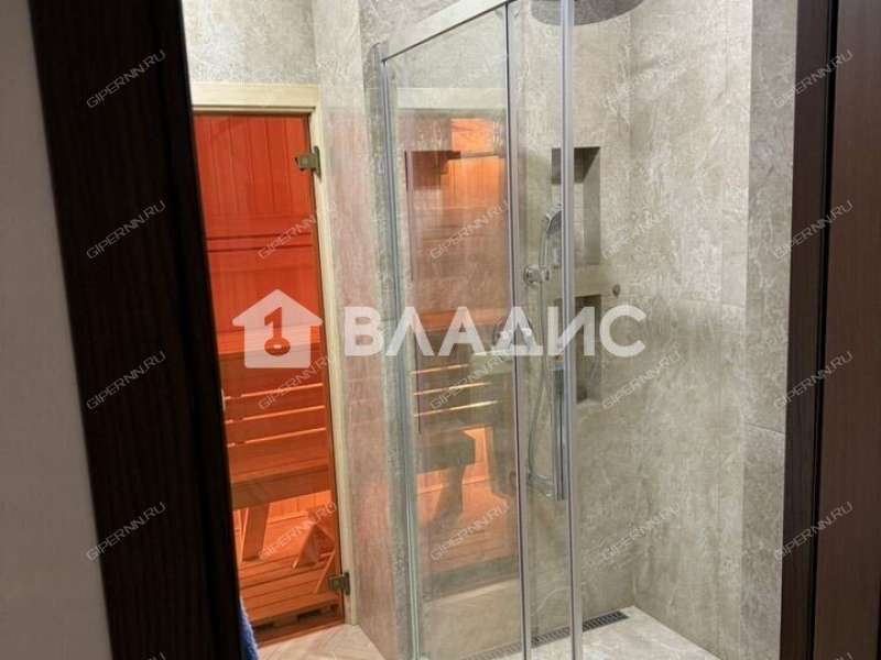трёхкомнатная квартира на улице Большие Овраги дом 4