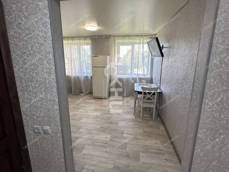 двухкомнатная квартира на улице Родионова дом 184