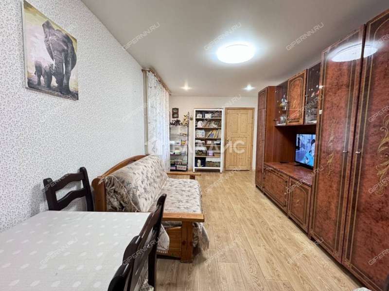 четырёхкомнатная квартира на улице Строкина дом 16Б