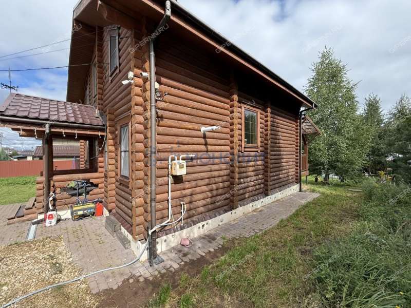 дом на улице Земляничная село Елховка