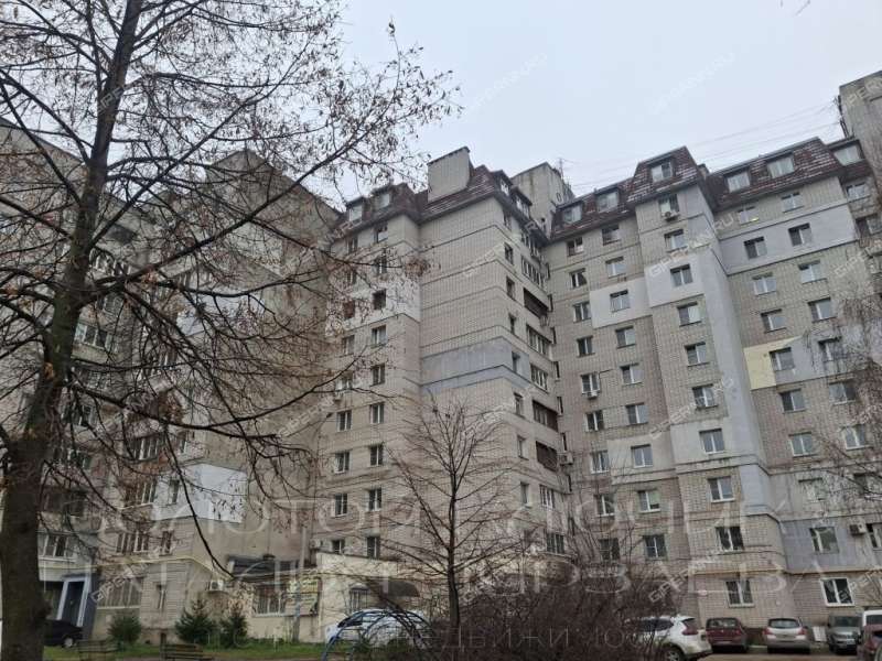 пятикомнатная квартира на улице Маршала Казакова дом 6а