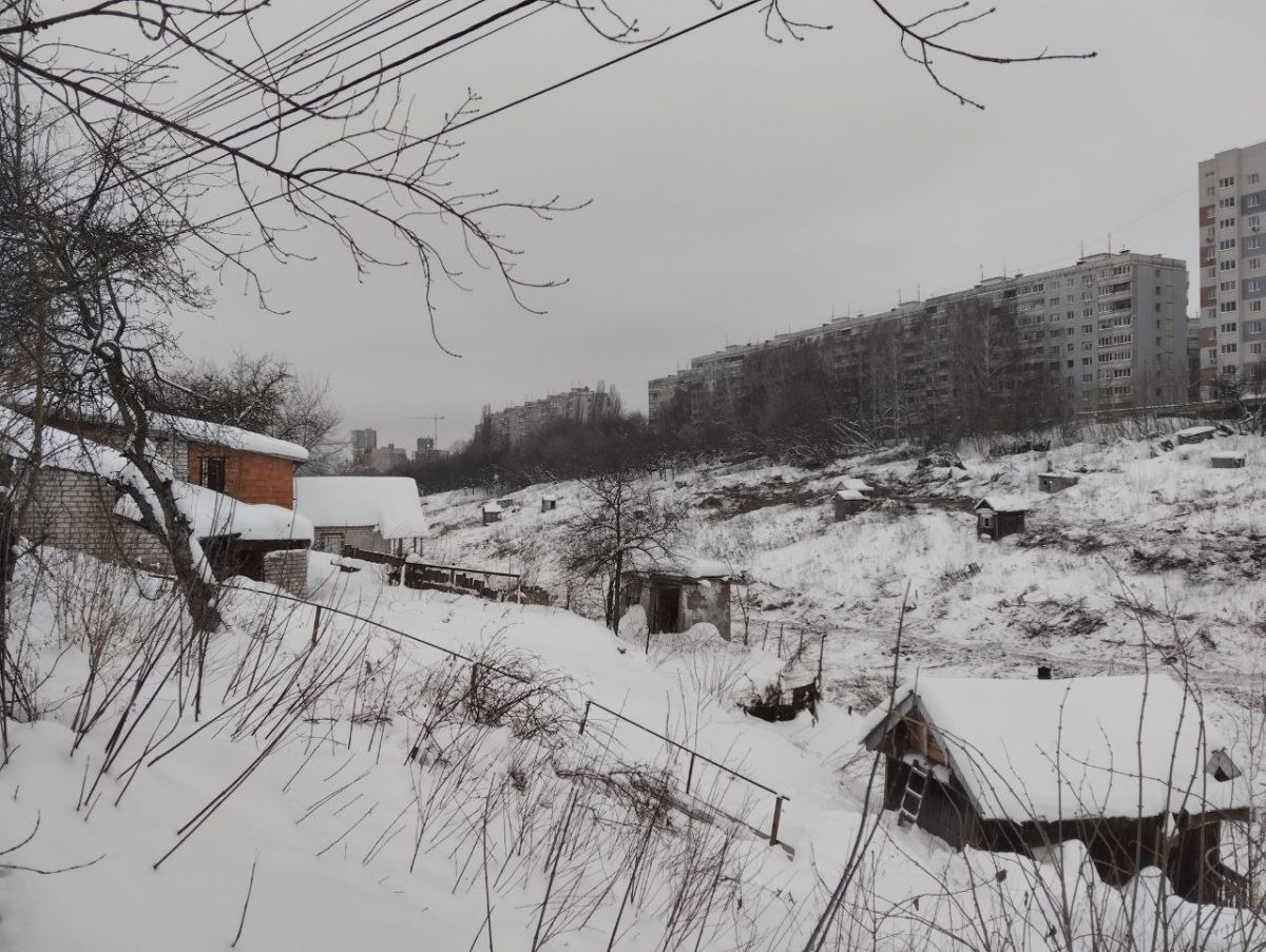 Нижегородцы пожаловались на трещины в стенах панельного дома на Усилова