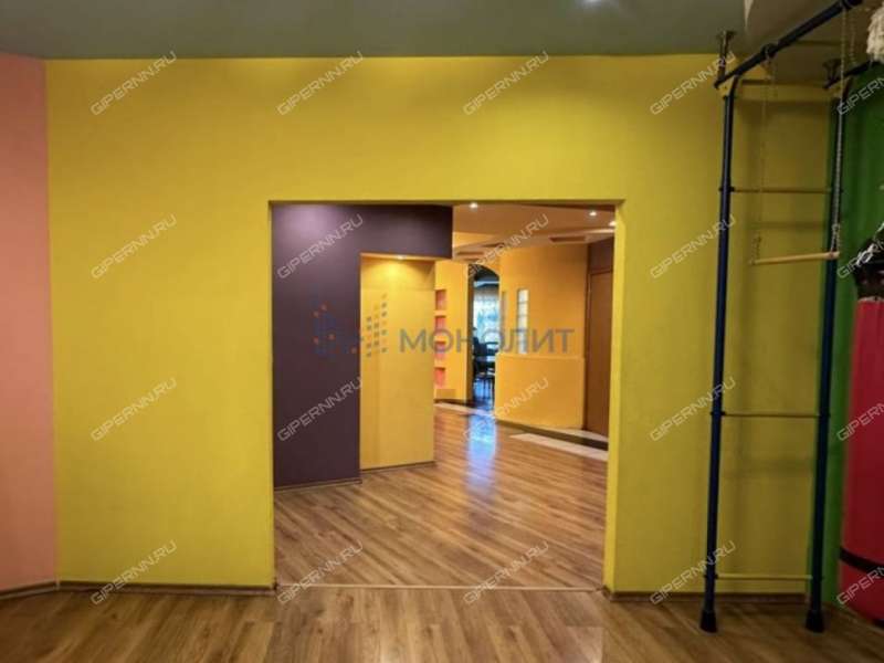 трёхкомнатная квартира на улице Коминтерна дом 127