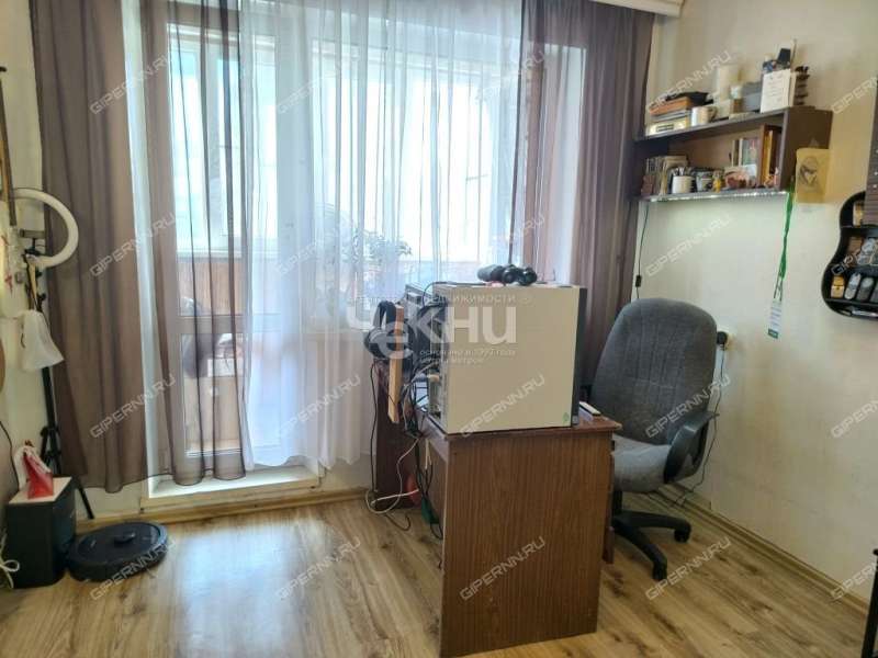 трёхкомнатная квартира на улице Германа Лопатина дом 13