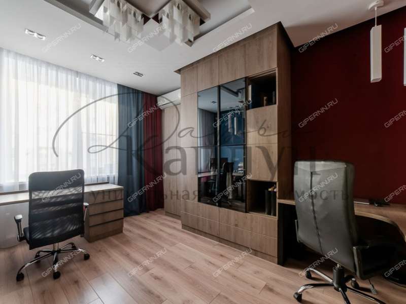 пятикомнатная квартира на улице Воровского дом 24