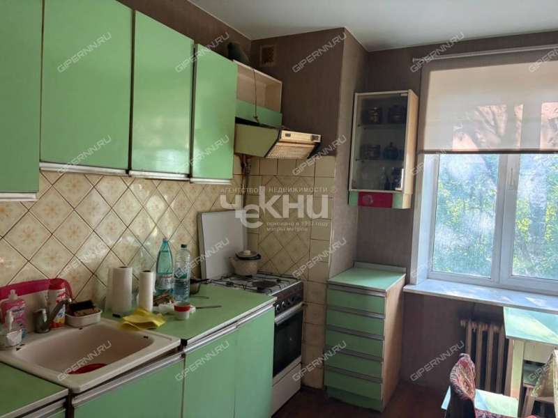 трёхкомнатная квартира на улице Героя Безрукова дом 8