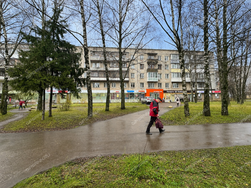 помещение под помещение свободного назначения, торговую площадь на проспекте Гагарина