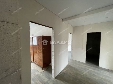 dom-poselok-pamyat-parizhskoy-kommuny-gorodskoy-okrug-bor фото