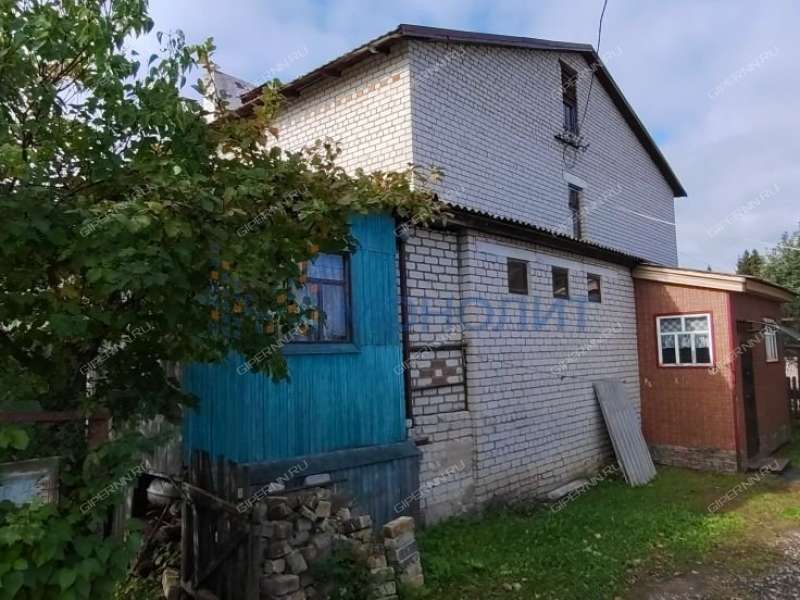 трёхкомнатная квартира на улице Строителей дом 4 рабочий посёлок Красные Баки