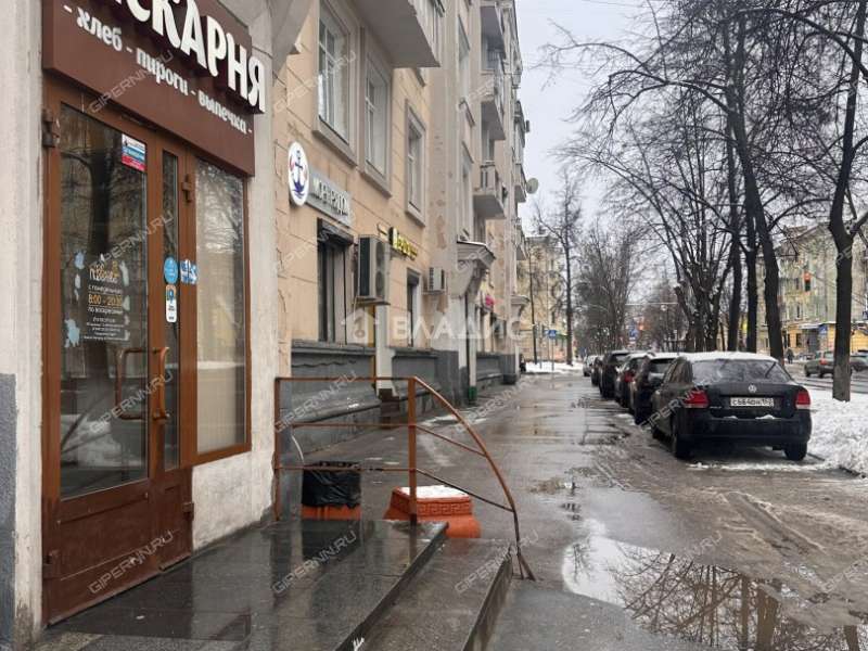 трёхкомнатная квартира на улице Страж Революции дом 6/3