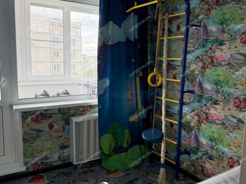 трёхкомнатная квартира на улице Ватутина дом 16А