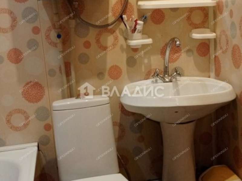 трёхкомнатная квартира на улице Гвардейцев дом 8