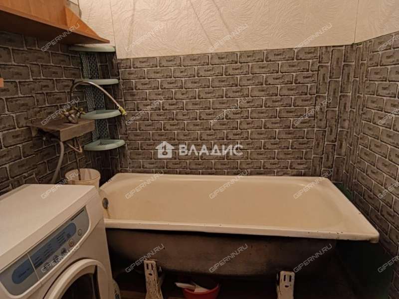 трёхкомнатная квартира на улице им. Синявина дом 56 рабочий посёлок Красные Баки