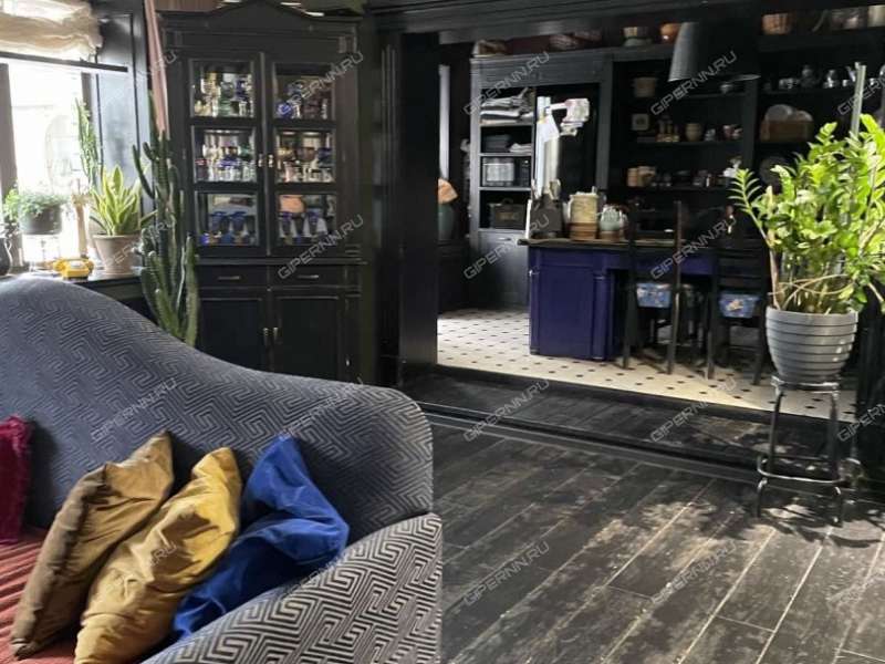 четырёхкомнатная квартира на улице Воровского дом 24