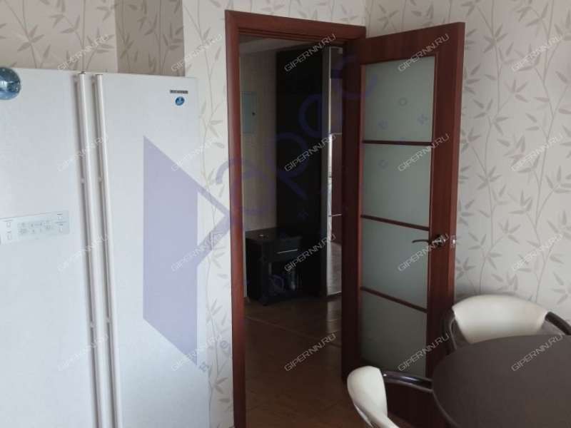 трёхкомнатная квартира на улице Родионова дом 193