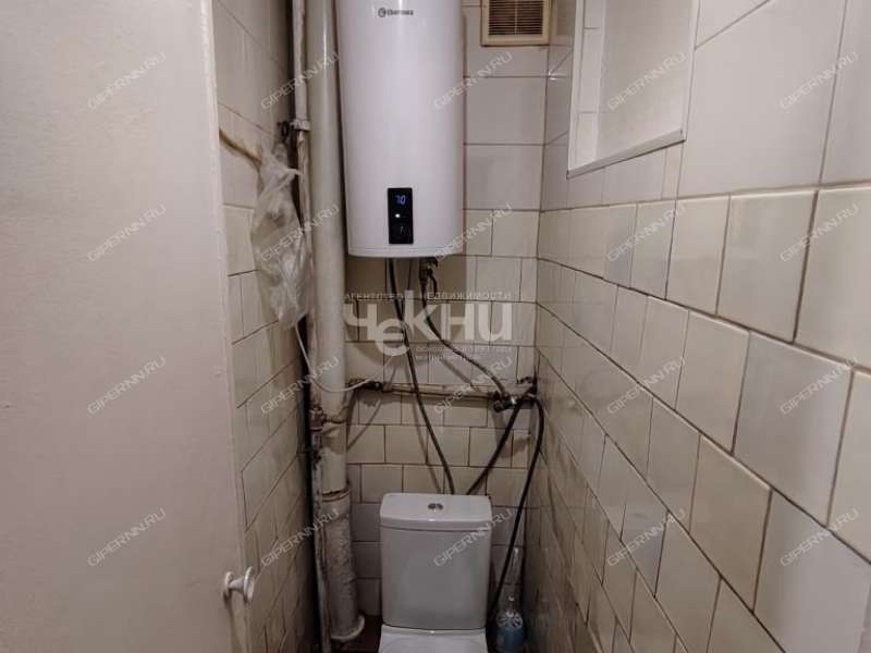 комната в доме 12а на улице Космонавта Комарова