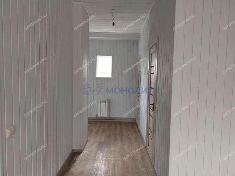 дом на Центральной улице село Курилово