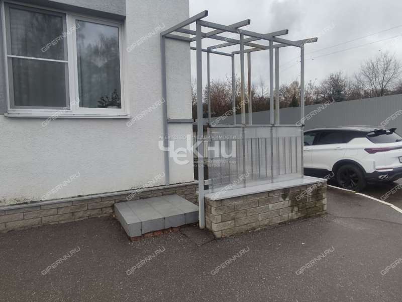 помещение под коммерческую недвижимость на Артельной улице