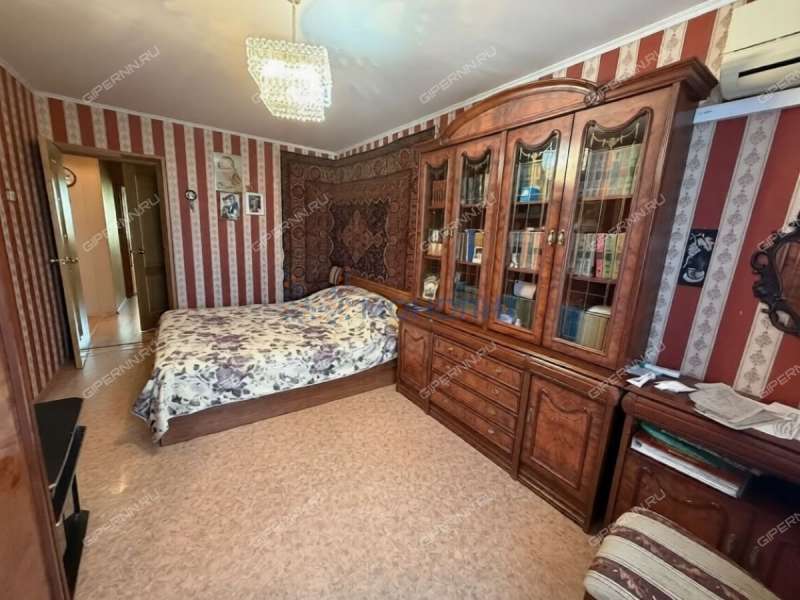 четырёхкомнатная квартира на Республиканской улице дом 25