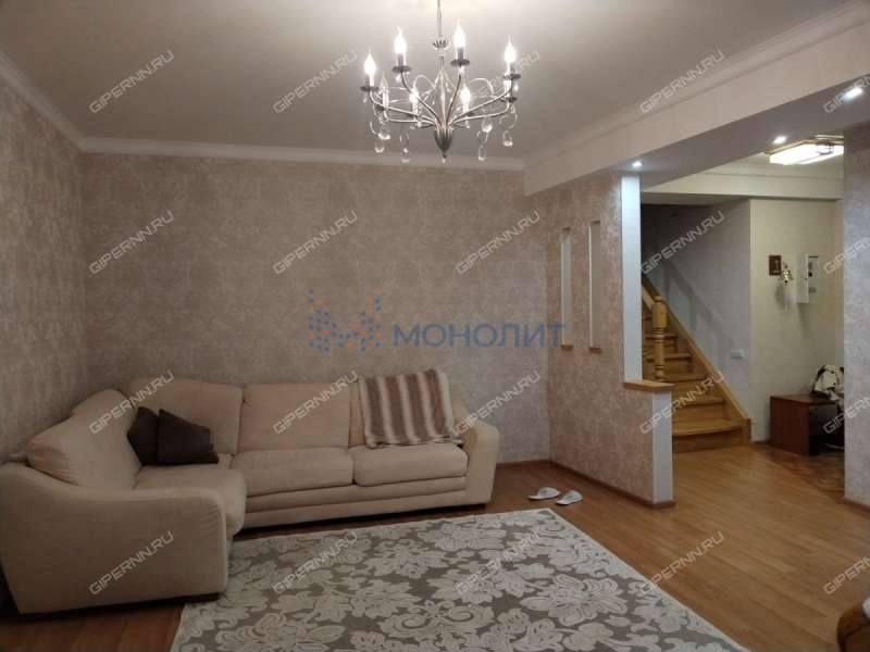 четырёхкомнатная квартира на улице 40 лет Октября дом 5б