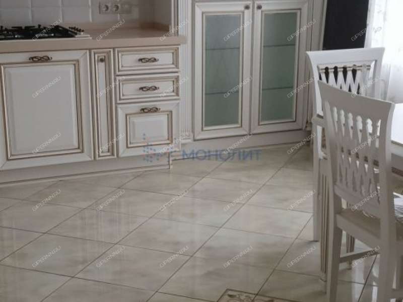 трёхкомнатная квартира на проспекте Гагарина дом 107