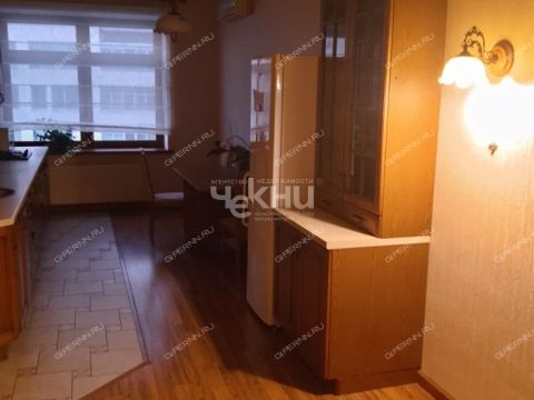 6-komnatnaya-sezd-pochtovyy-d-15a фото