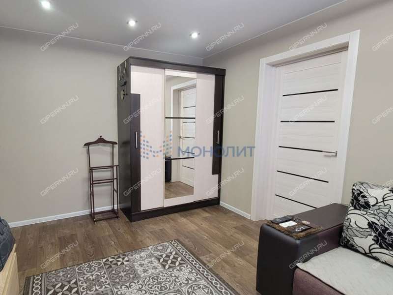 двухкомнатная квартира на улице Сутырина дом 18