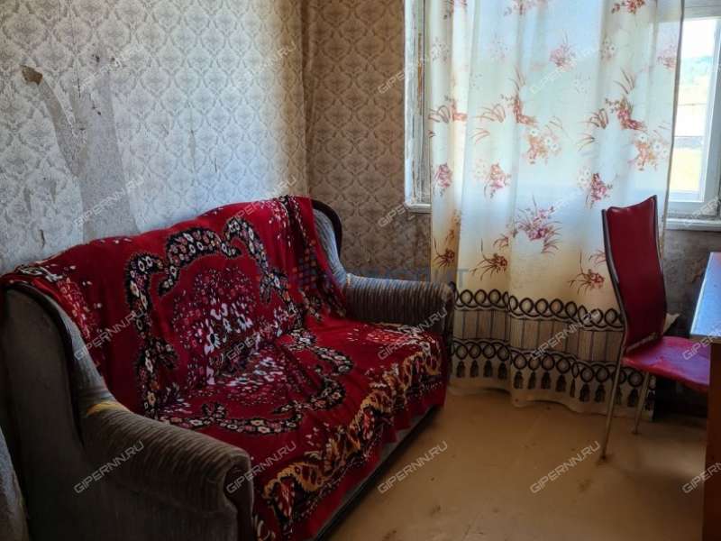 четырёхкомнатная квартира на Школьной улице дом 26 село Линда