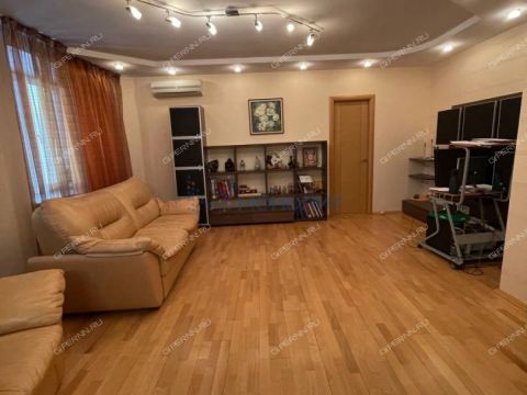 4-komnatnaya-ul-nesterova-d-33 фото